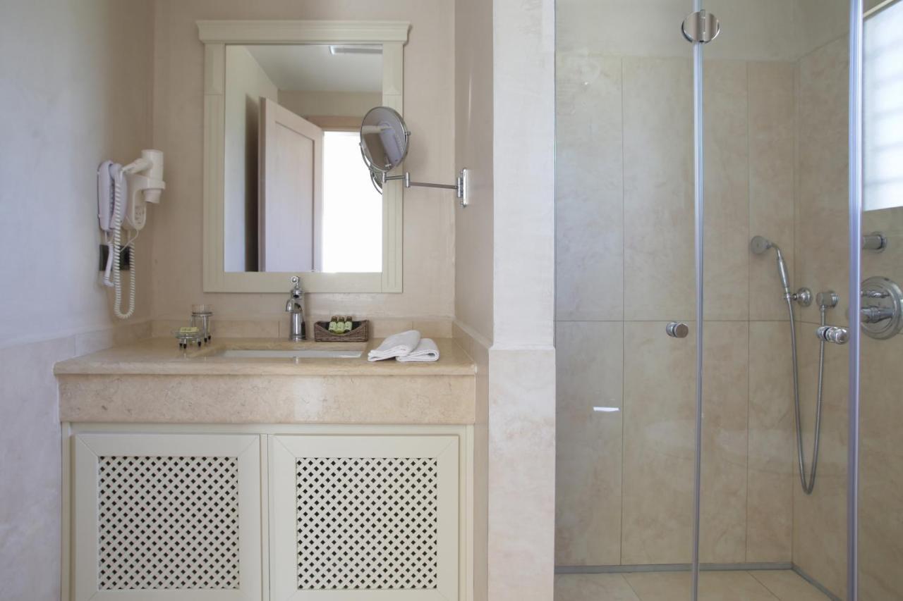 Costa Rossa Boutique Hotel - Adults Only Lixouri Bagian luar foto